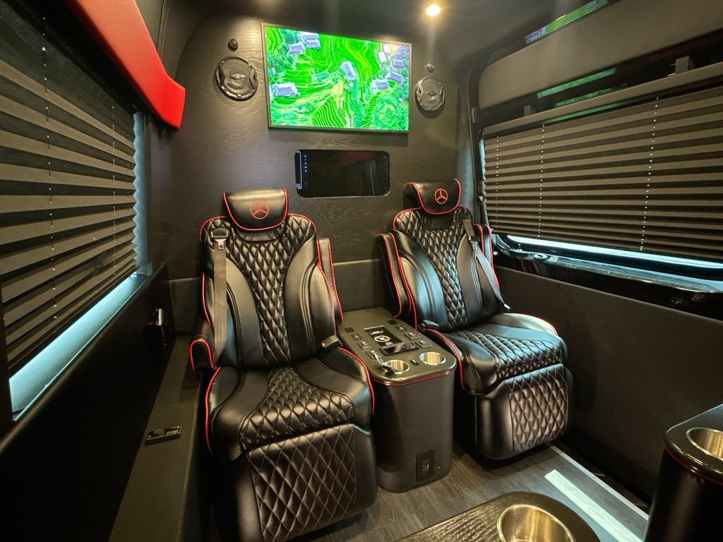 Used 2022 Mercedes-Benz Sprinter 2500 image 24