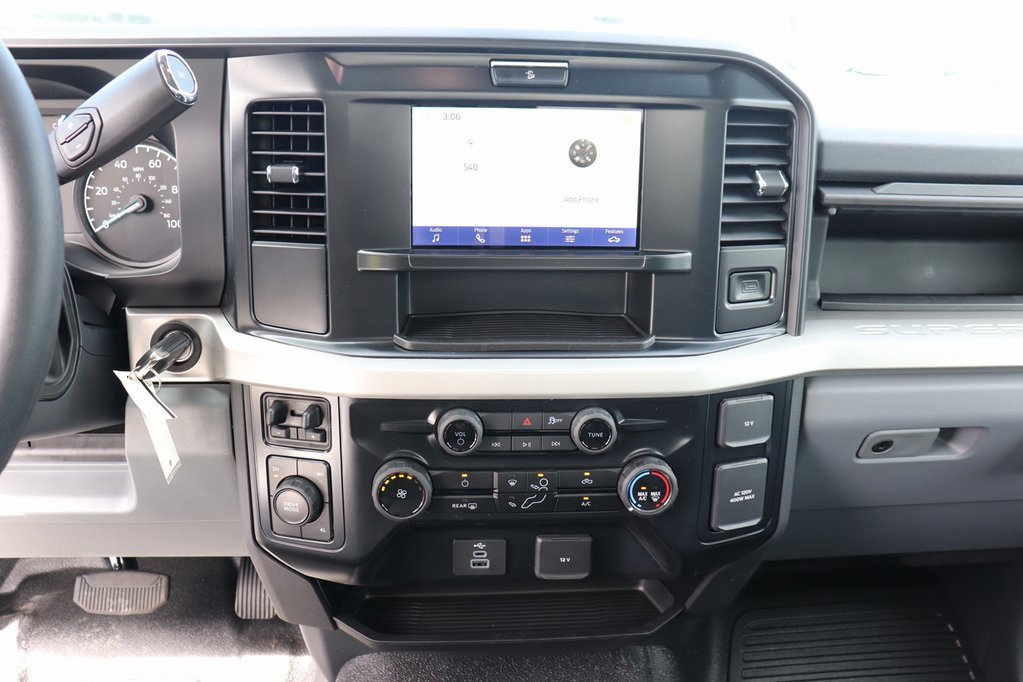 New 2026 Ford F350 4x4 Regular Cab DRW Super Duty image 3