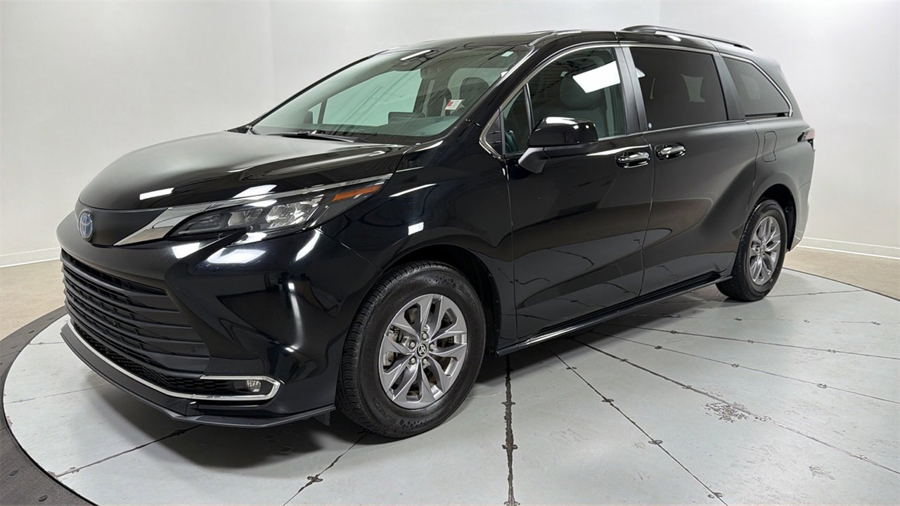 Used 2024 Toyota Sienna XLE