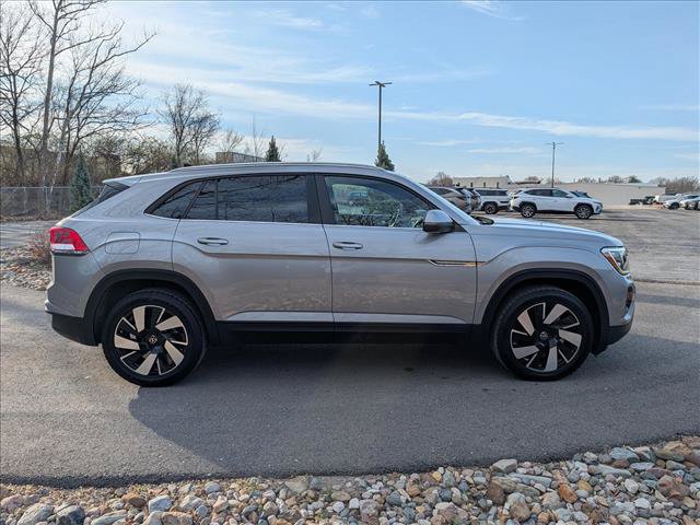 Certified 2024 Volkswagen Atlas Cross Sport SE AWD/4WD image 6