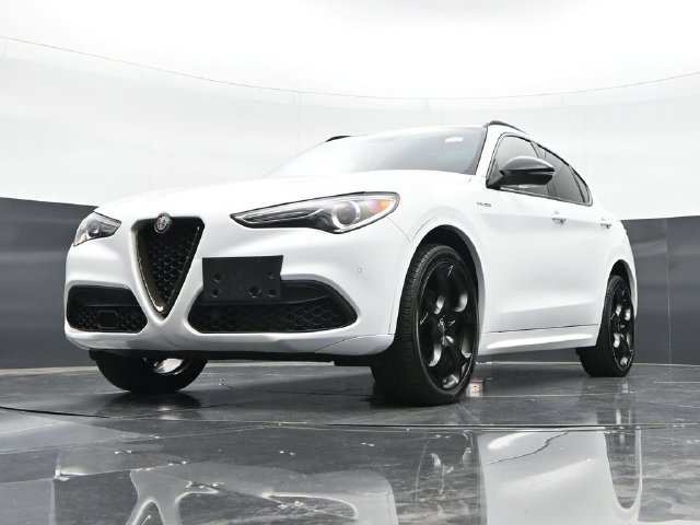Used 2022 Alfa Romeo Stelvio Veloce AWD/4WD image 49