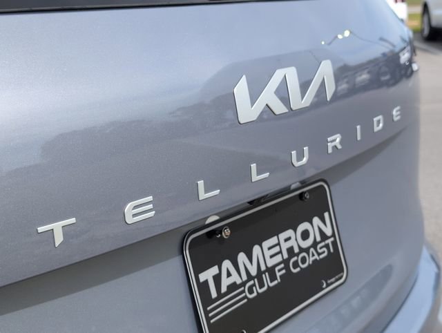 Used 2025 Kia Telluride EX w/ EX Captain's Chair Package image 10