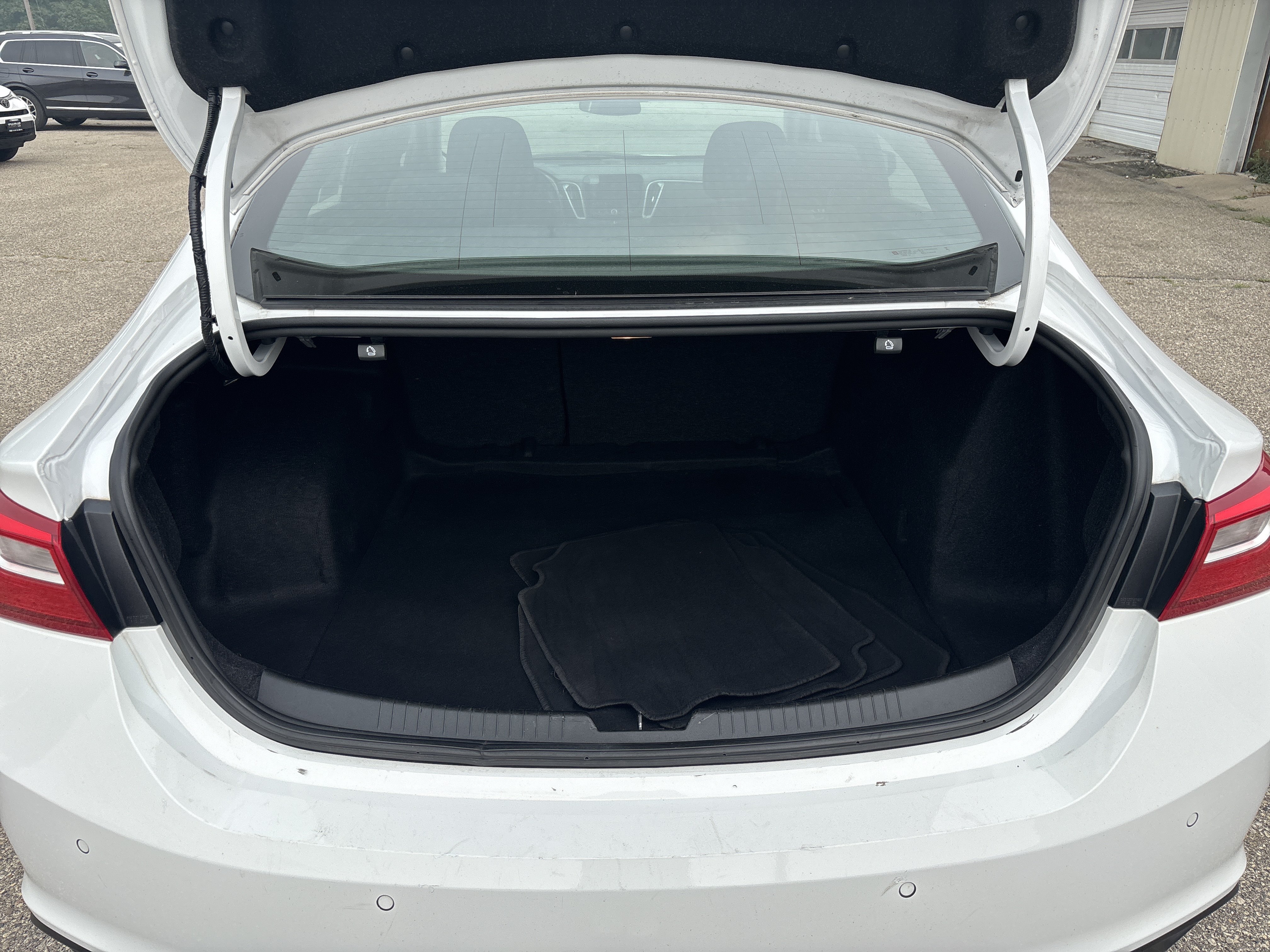 Used 2024 Chevrolet Malibu LT FWD image 5