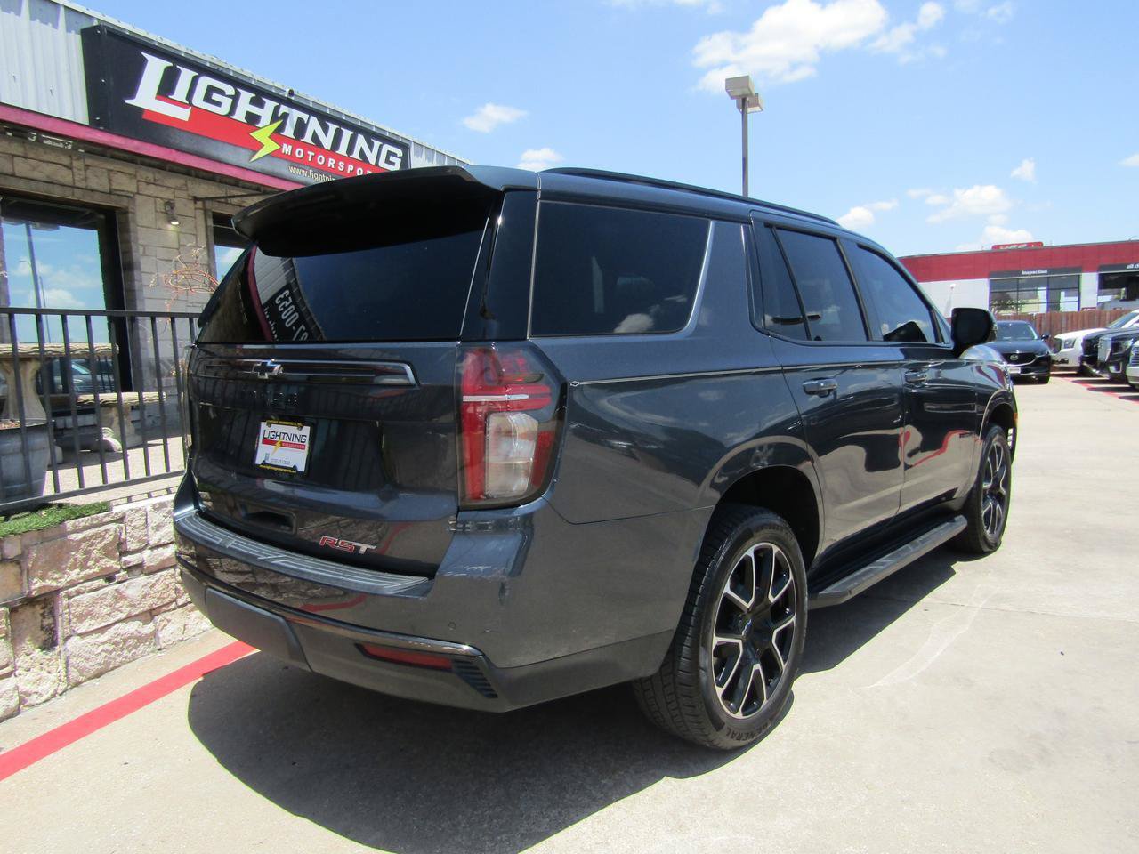 Used 2021 Chevrolet Tahoe RST w/ Luxury Package AWD/4WD image 4
