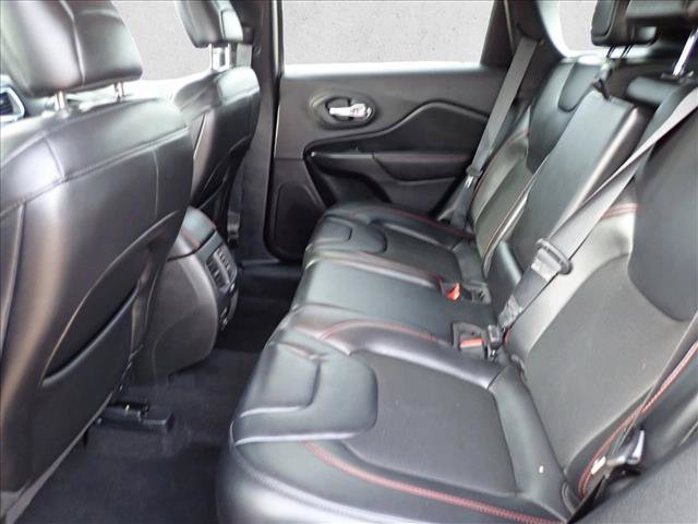 Used 2020 Jeep Cherokee Trailhawk w/ Cold Weather Group AWD/4WD image 9