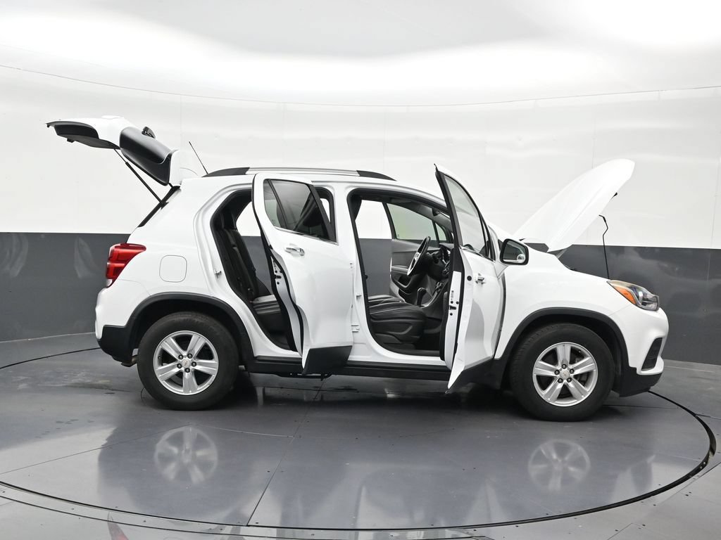Used 2020 Chevrolet Trax LT w/ LT Convenience Package FWD image 32