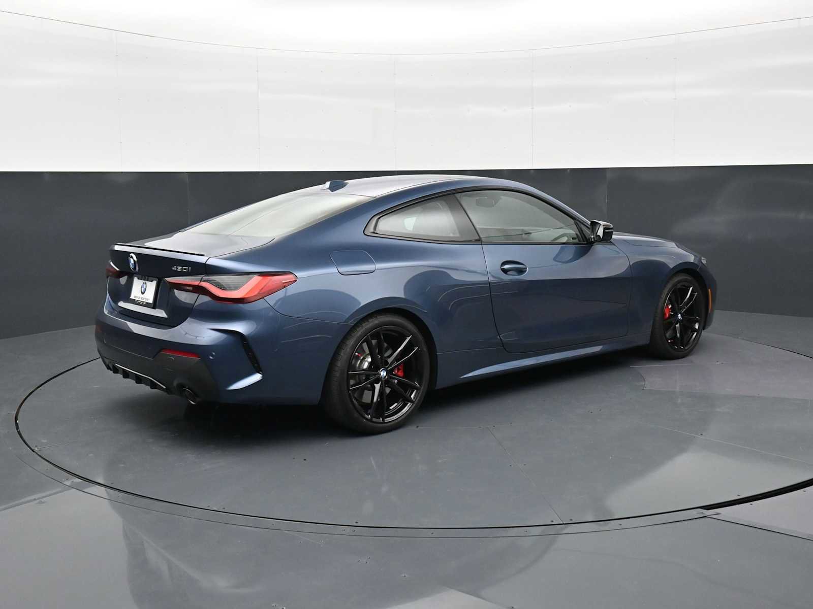 Used 2024 BMW 430i Coupe w/ M Sport Package RWD image 5