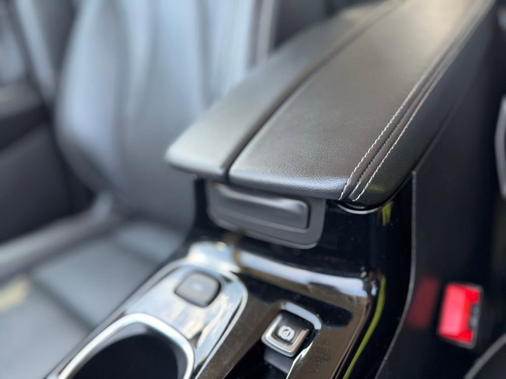 Used 2023 Buick Envision Essence image 25