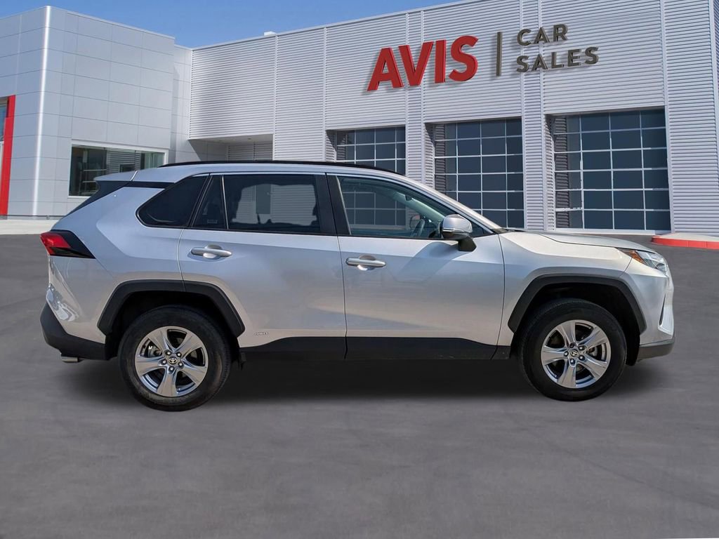 Used 2025 Toyota RAV4 XLE AWD/4WD image 7