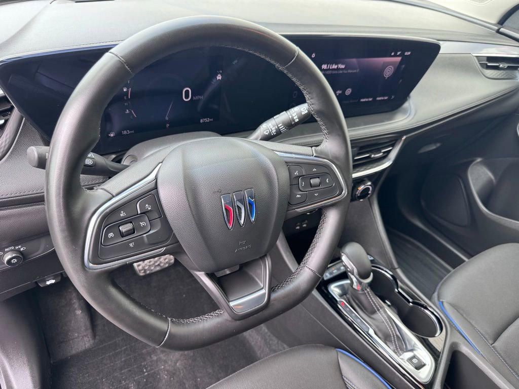 Used 2025 Buick Encore GX Sport Touring image 29