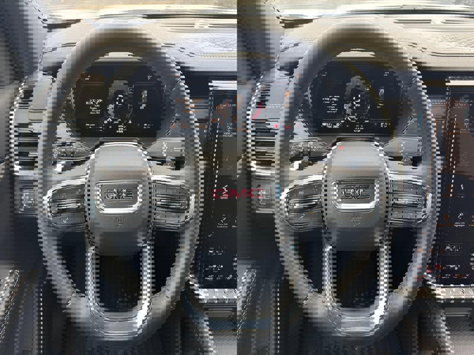 Used 2025 GMC Acadia Elevation image 7