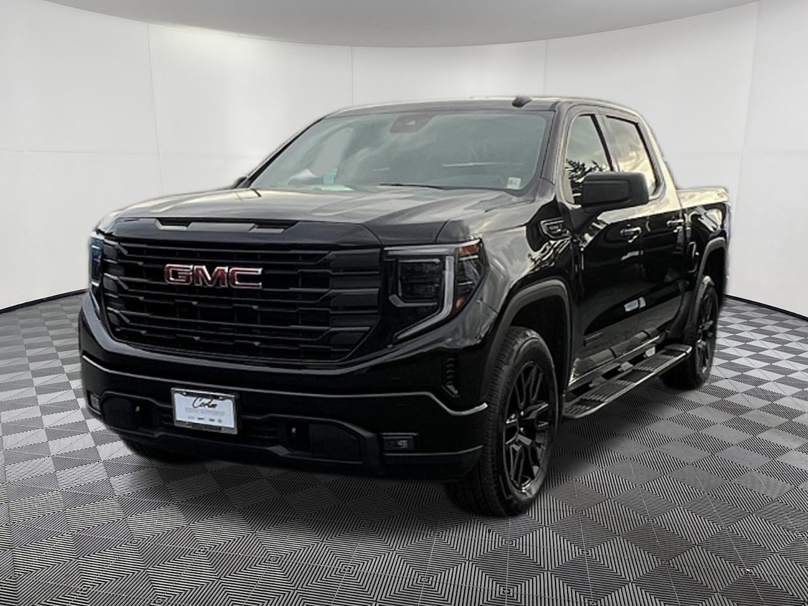 Used 2025 GMC Sierra 1500 Elevation image 3