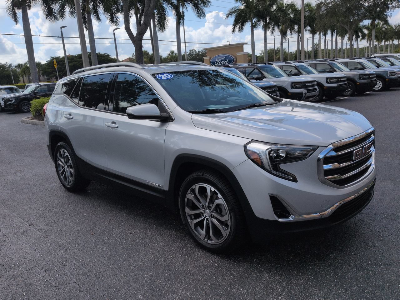 Used 2020 GMC Terrain SLT w/ Preferred Package FWD image 2