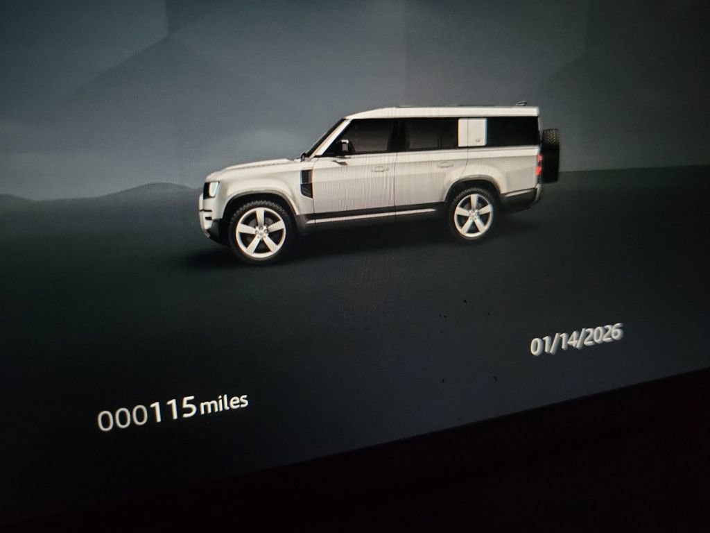 New 2026 Land Rover Defender 130 X-Dynamic SE image 18