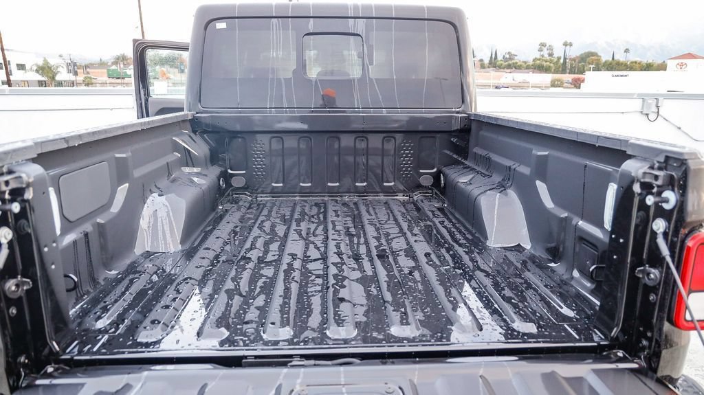 New 2026 Jeep Gladiator Sport AWD/4WD image 27