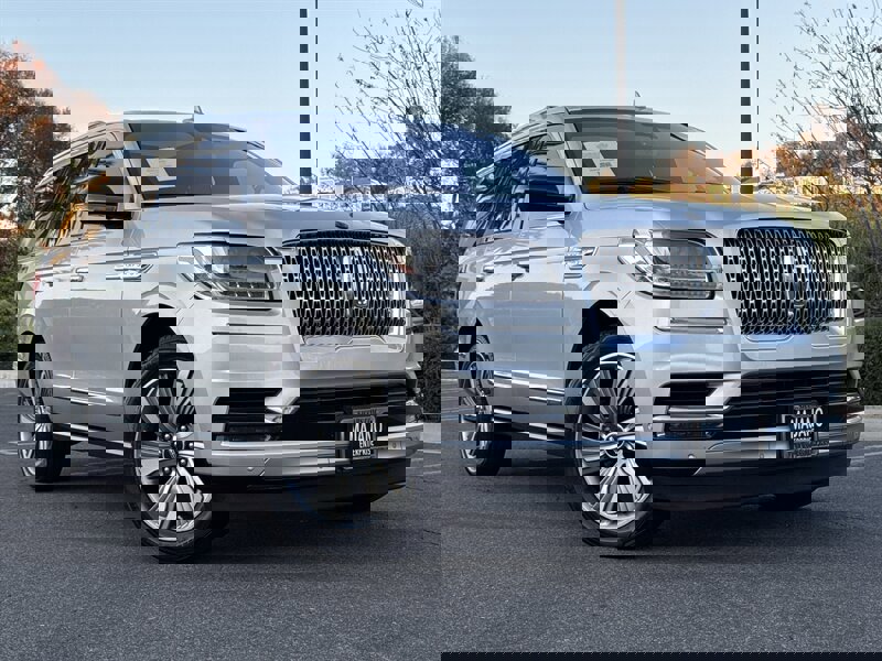 Used 2018 Lincoln Navigator Select w/ Technology Package image 9