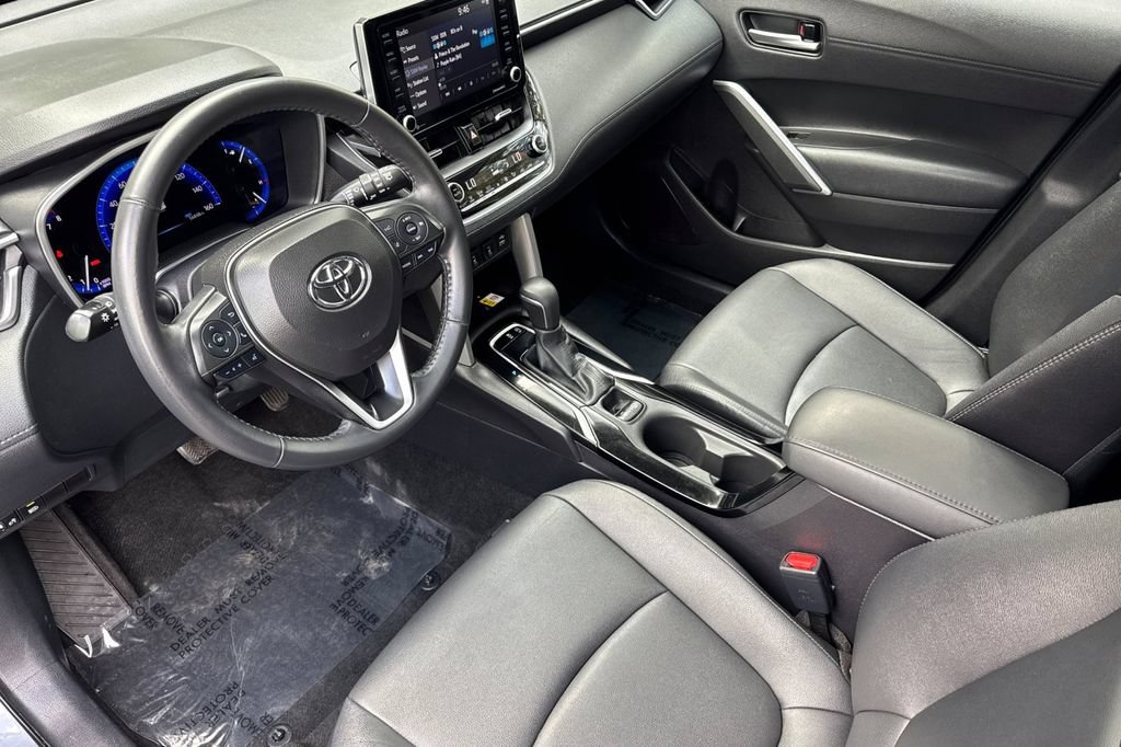 Certified 2022 Toyota Corolla Cross XLE w/ Convenience Package FWD image 9