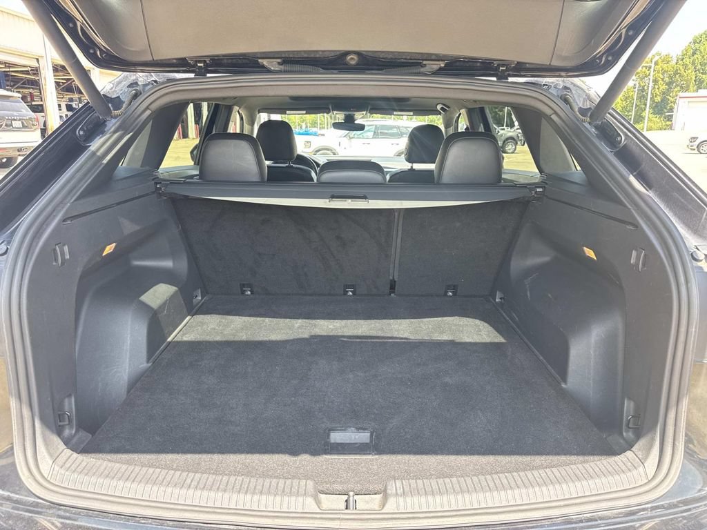 Used 2021 Volkswagen Atlas Cross Sport SEL R-Line AWD/4WD image 11