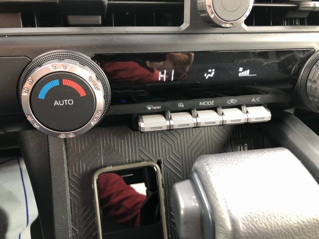 Used 2024 Toyota Tacoma TRD Off-Road image 10