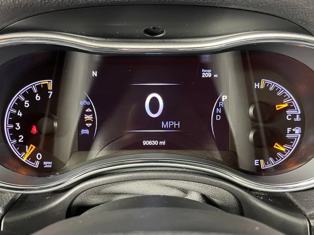 Used 2018 Jeep Grand Cherokee Altitude AWD/4WD image 19