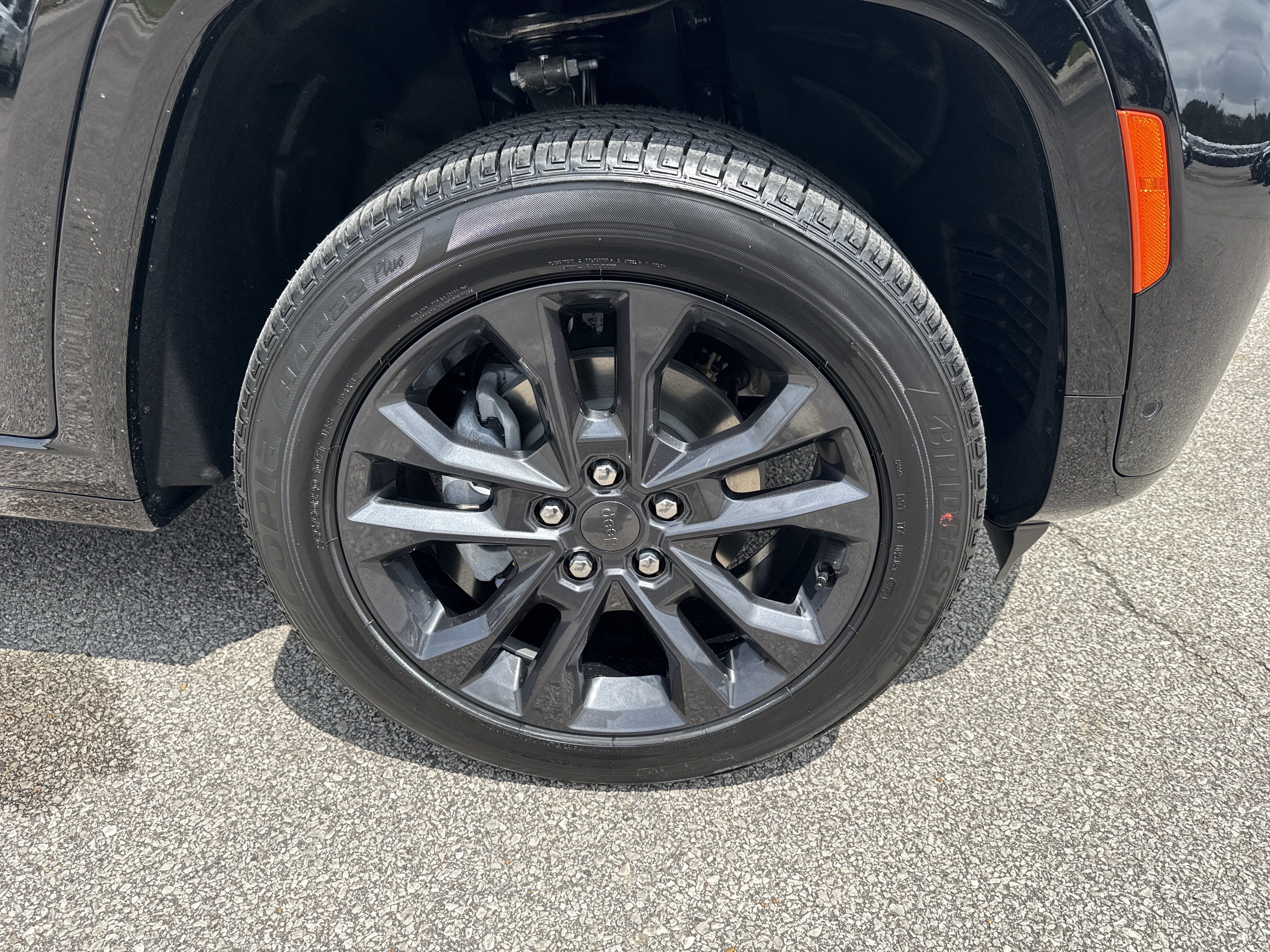 New 2026 Jeep Grand Cherokee Limited AWD/4WD image 12