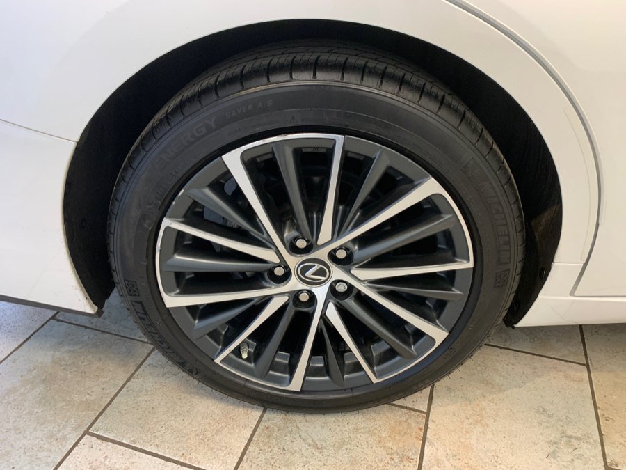 Used 2023 Lexus ES 350 w/ Premium Package FWD image 12