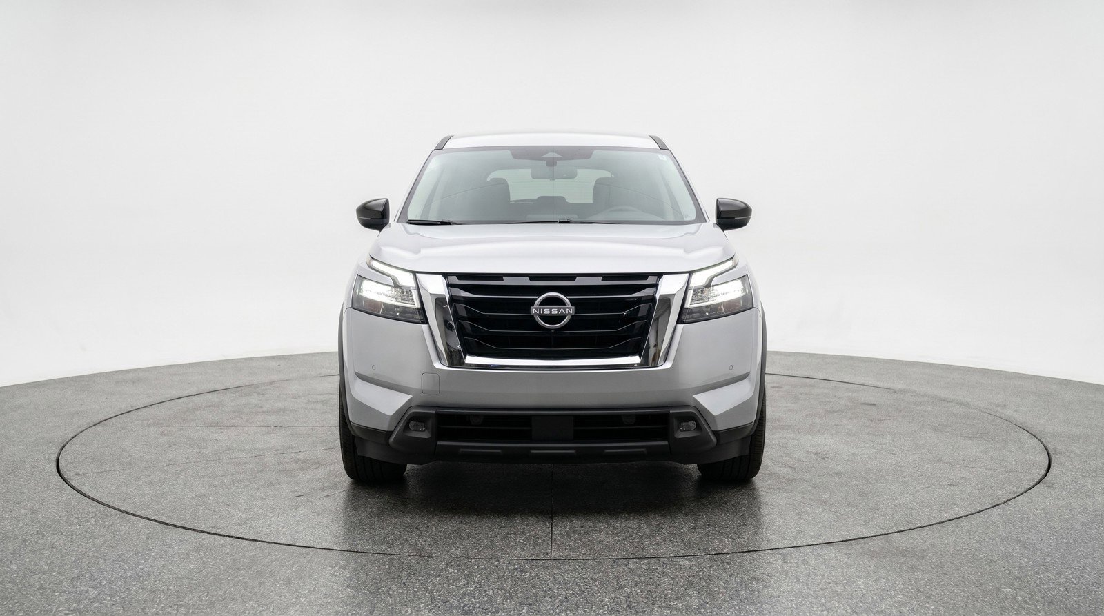 Used 2025 Nissan Pathfinder SV FWD image 2