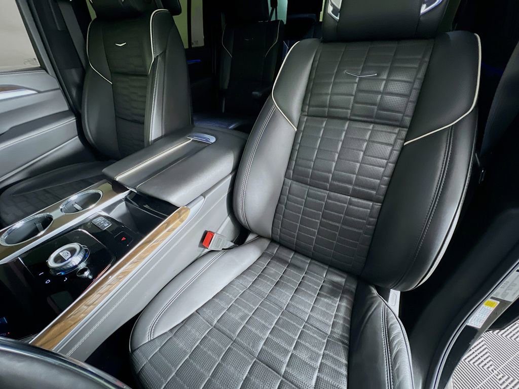 Used 2025 Cadillac Escalade ESV Sport Platinum w/ LPO, ONYX Package image 22