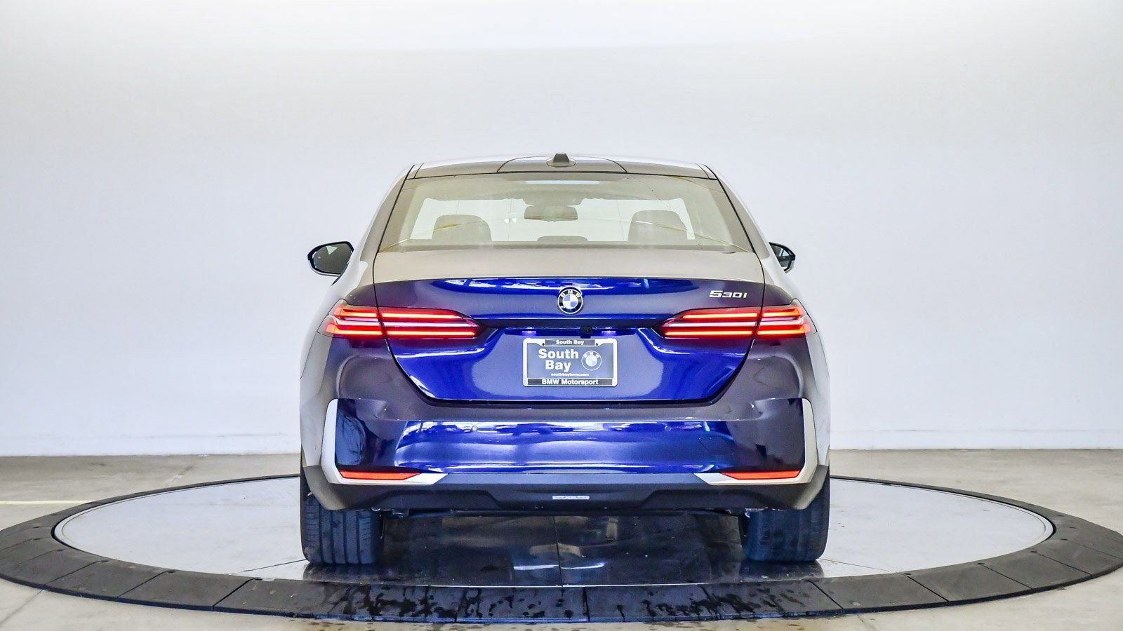 New 2026 BMW 530i RWD image 3