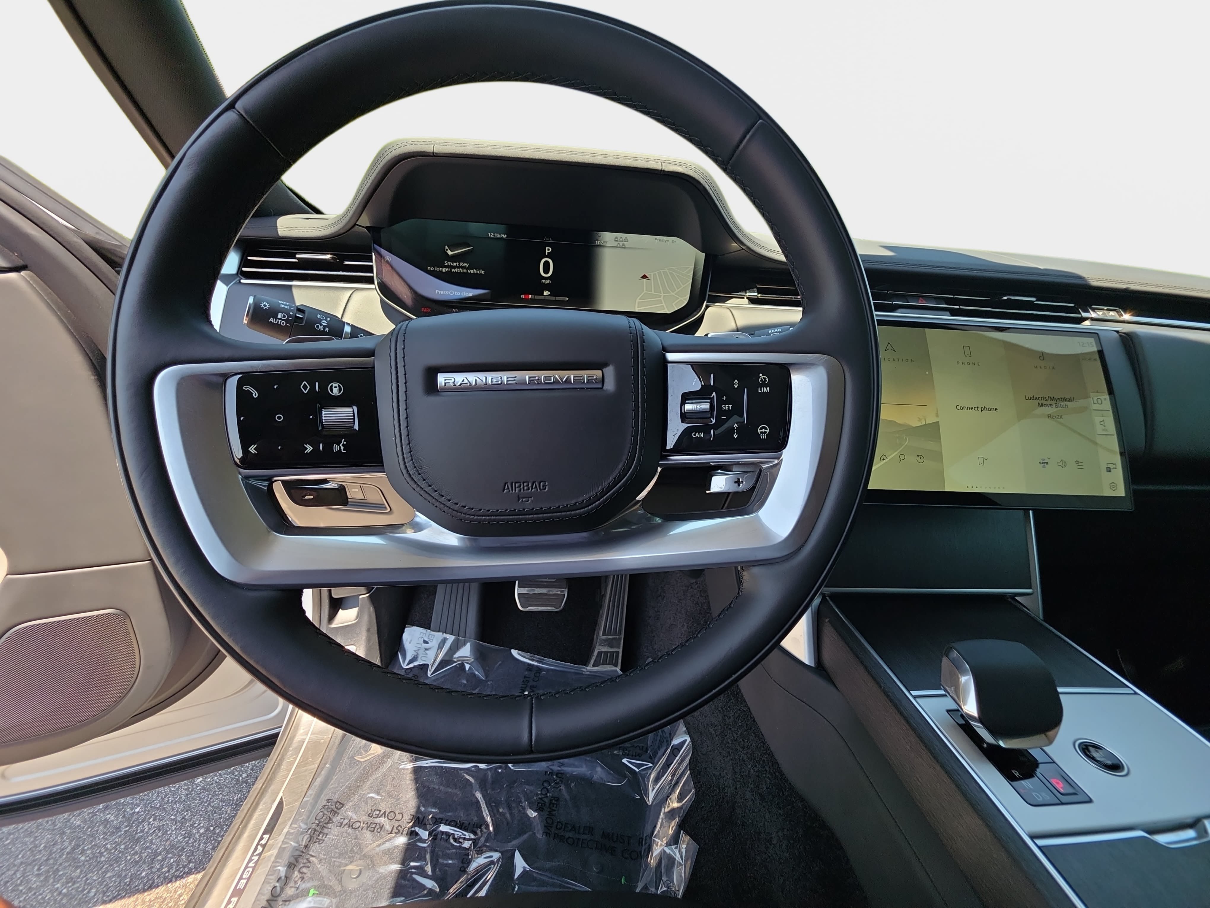 Certified 2025 Land Rover Range Rover Long Wheelbase SE AWD/4WD image 18