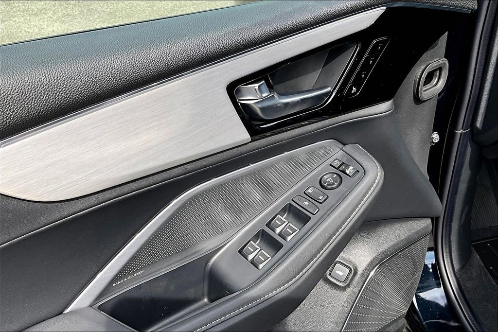 Used 2025 Acura MDX w/ Technology Package image 18