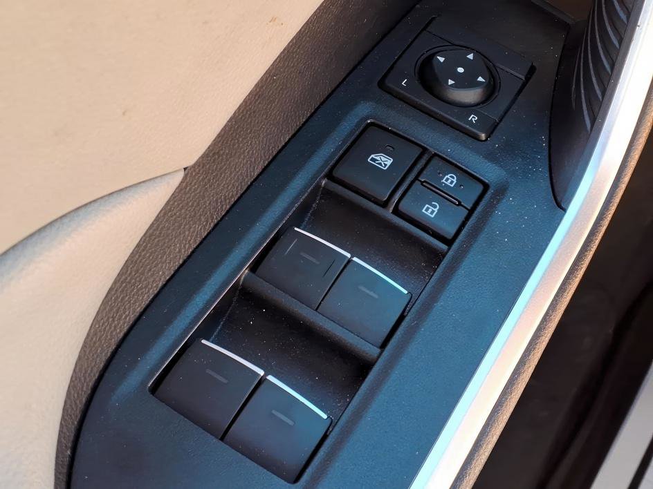 Certified 2022 Toyota RAV4 XLE AWD/4WD image 17