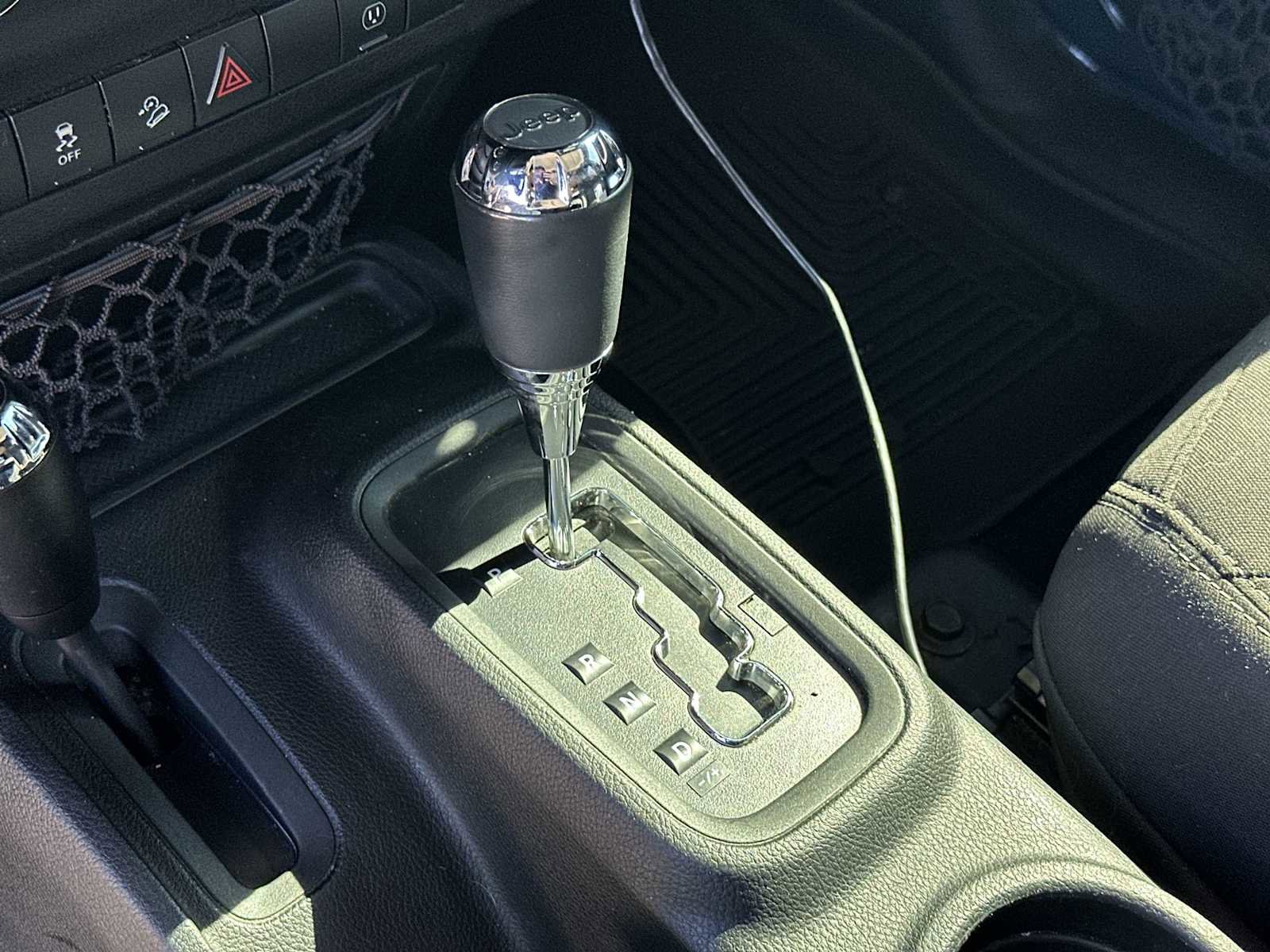 Used 2017 Jeep Wrangler Unlimited Sahara w/ Connectivity Group image 23