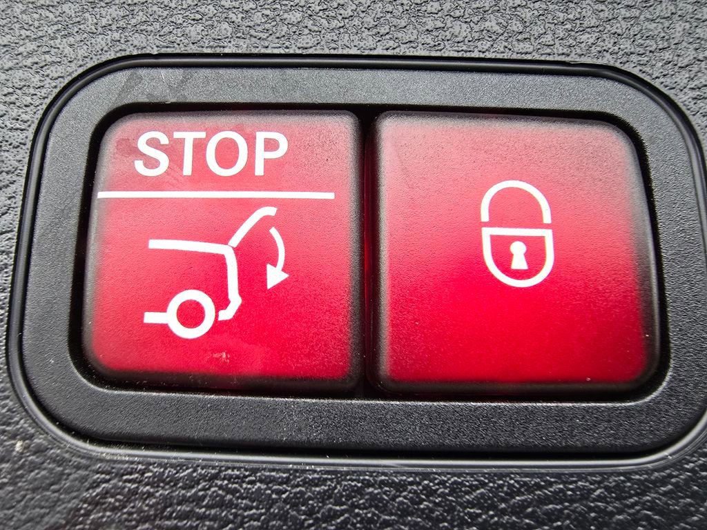 Certified 2023 Mercedes-Benz GLS 450 4MATIC image 21