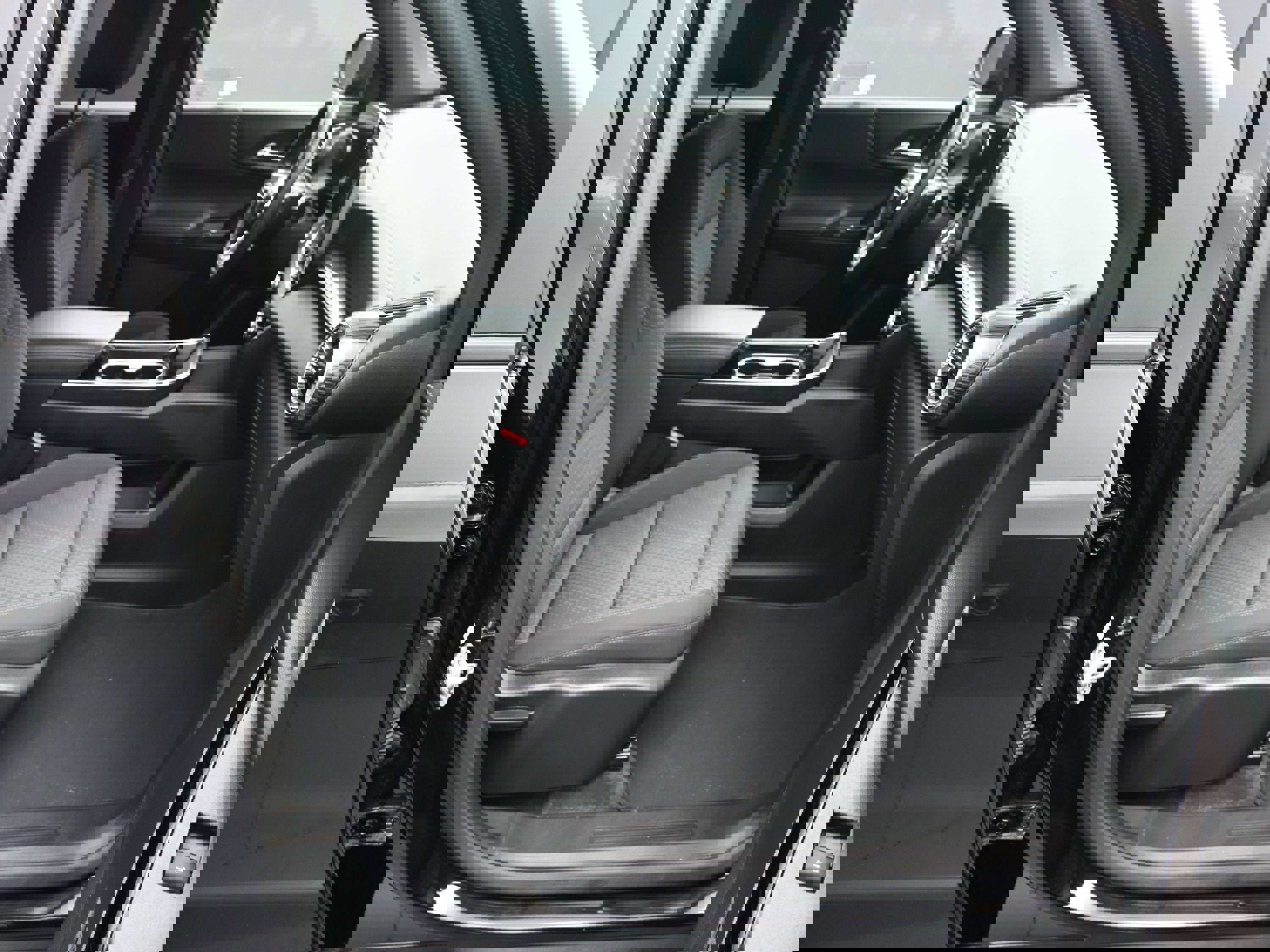 Used 2025 Chevrolet Equinox LT w/ Safety and Technology Package image 27