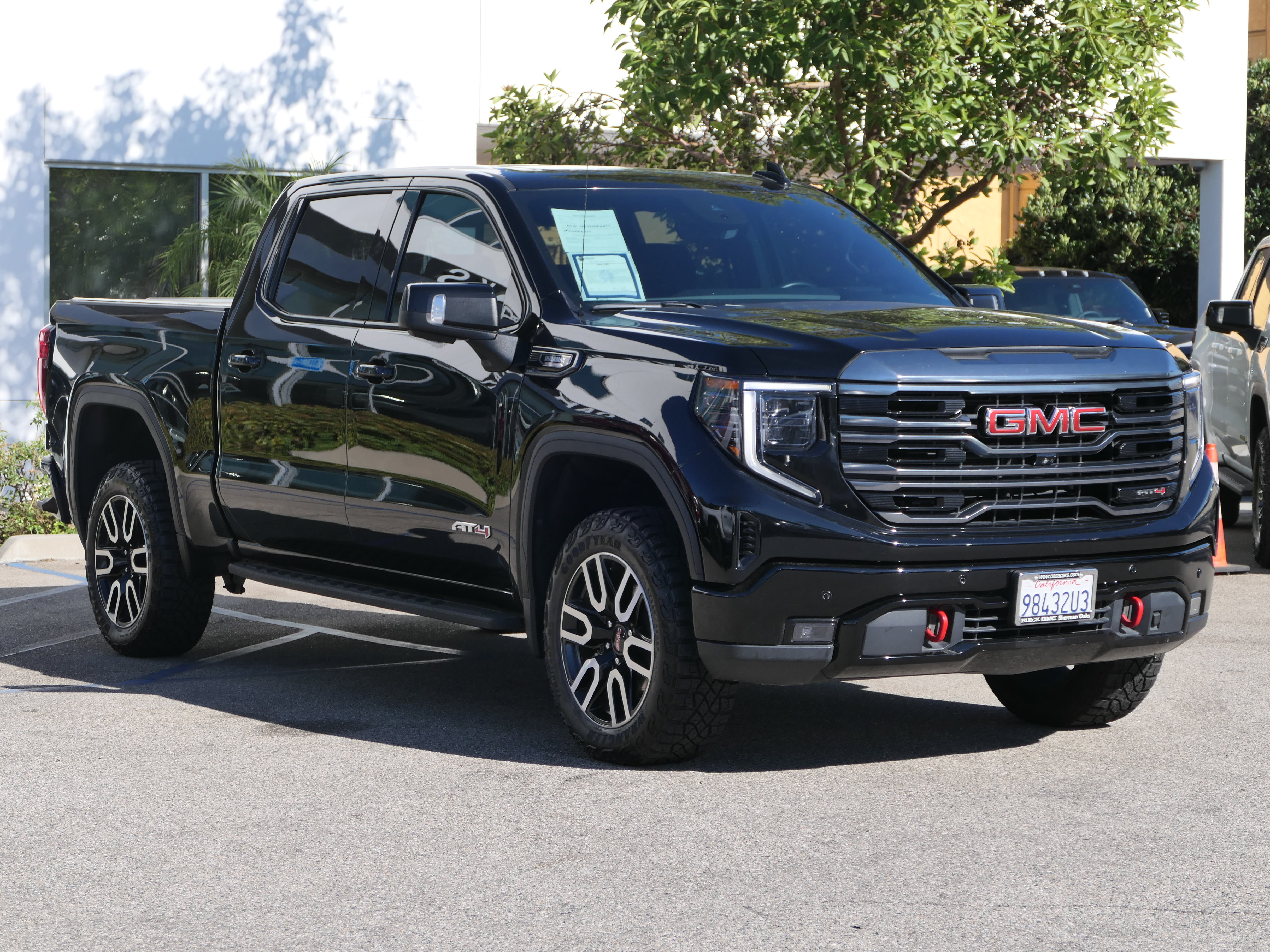 Used 2023 GMC Sierra 1500 AT4 w/ AT4 Premium Package AWD/4WD image 8