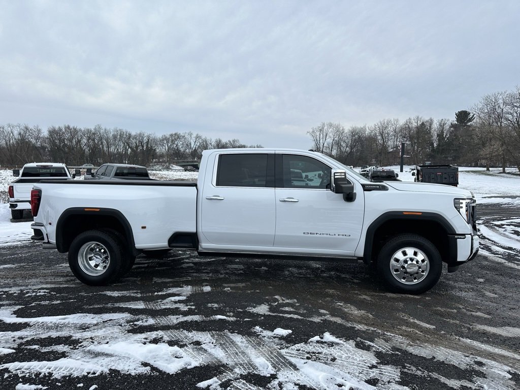 Used 2024 GMC Sierra 3500 Denali Ultimate image 4