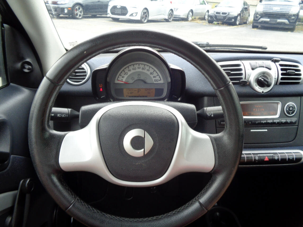 Used 2015 smart fortwo passion image 23