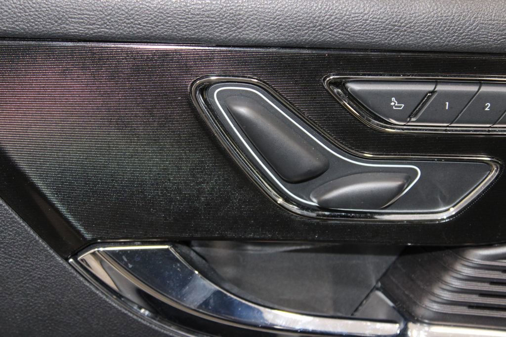 Used 2022 Lincoln Corsair Standard w/ Equipment Group 101A image 21