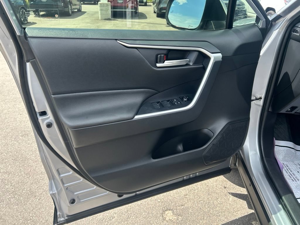 Used 2023 Toyota RAV4 SE AWD/4WD image 22