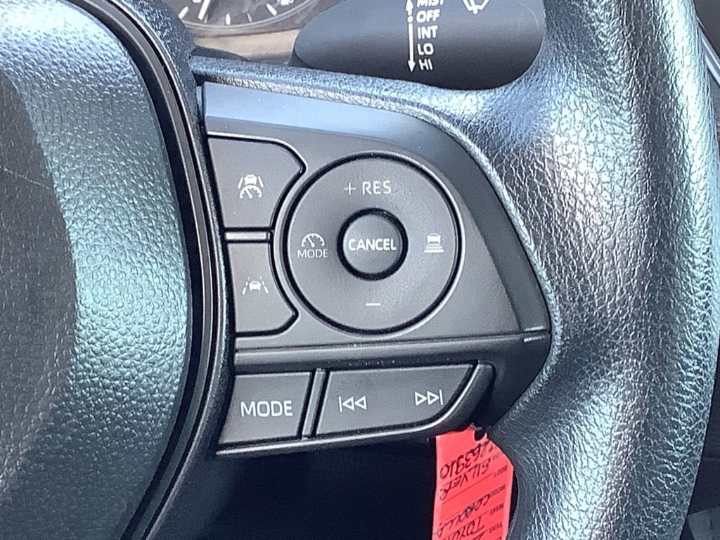 Used 2025 Toyota Corolla LE image 16