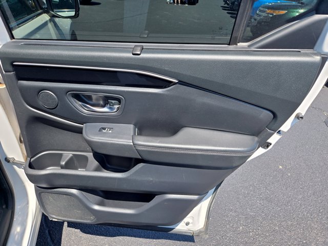 Used 2023 Honda Pilot Touring image 12