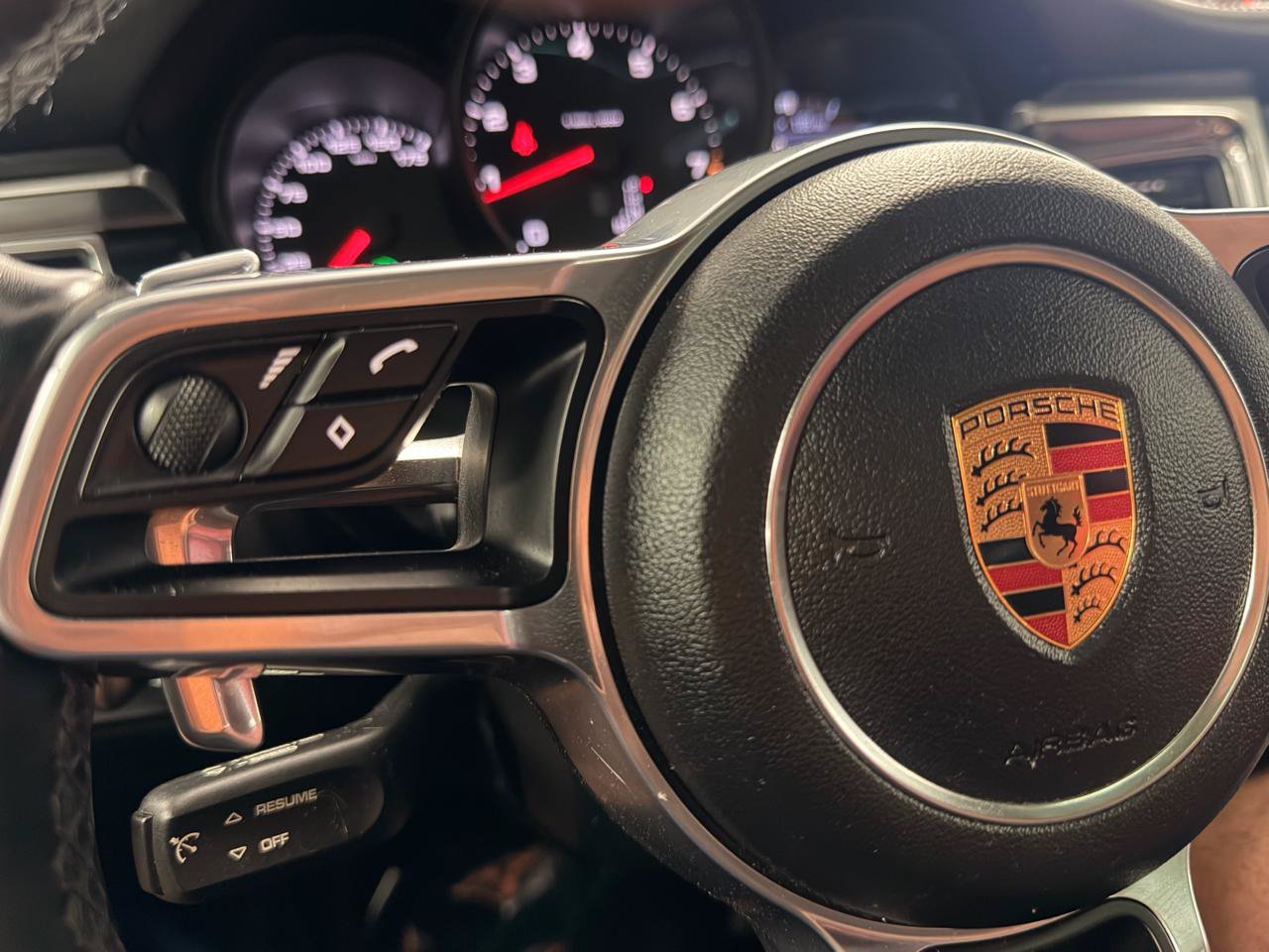 Used 2018 Porsche Macan AWD/4WD image 22