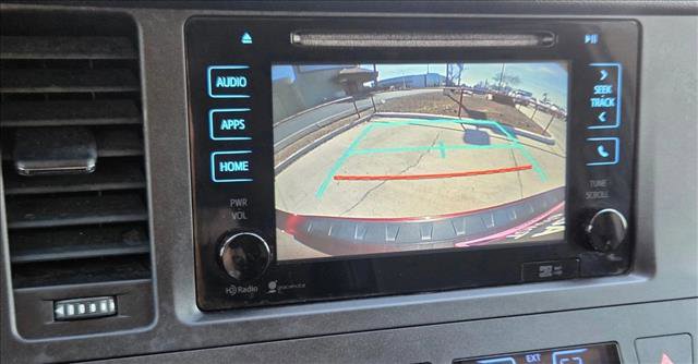 Used 2015 Toyota Sienna SE Premium image 12