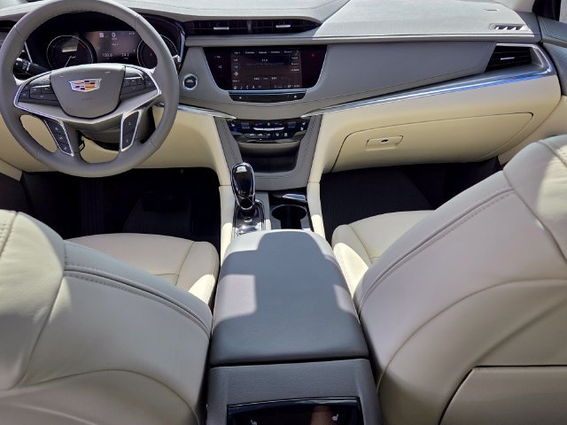 Used 2026 Cadillac XT5 Premium Luxury w/ Driver Assist Package FWD image 14