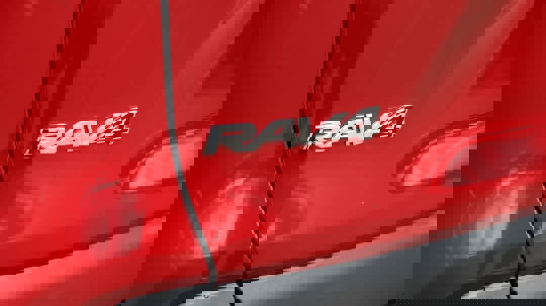 Used 2023 Toyota RAV4 XLE image 15