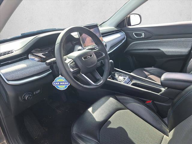 Used 2022 Jeep Compass Latitude image 9