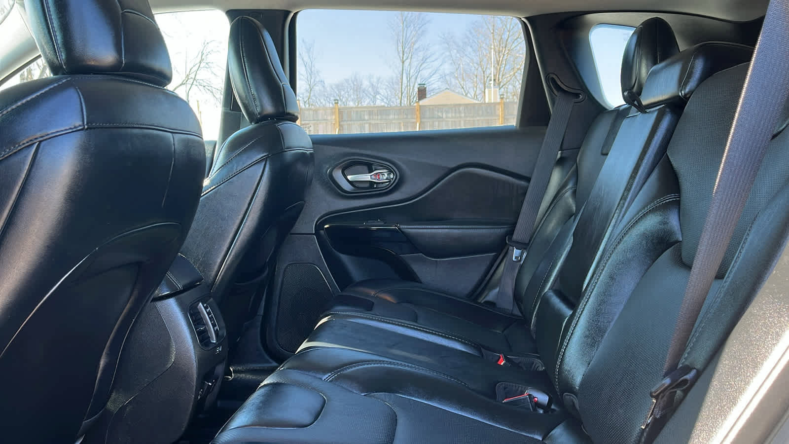 Certified 2023 Jeep Cherokee Altitude Lux w/ Lux Elite Package image 26