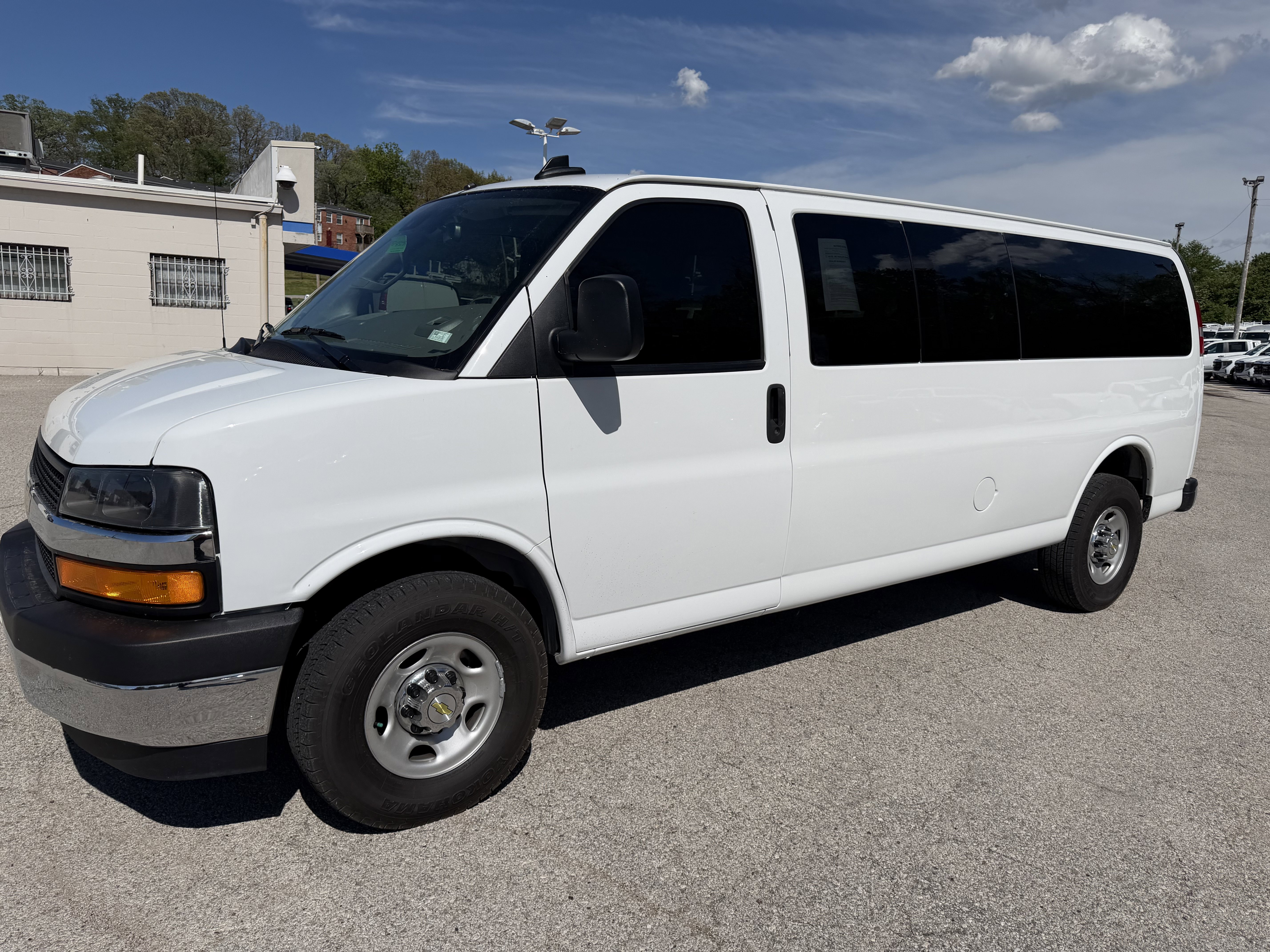 Used 2024 Chevrolet Express 3500 LT w/ LT Preferred Equipment Group RWD image 3