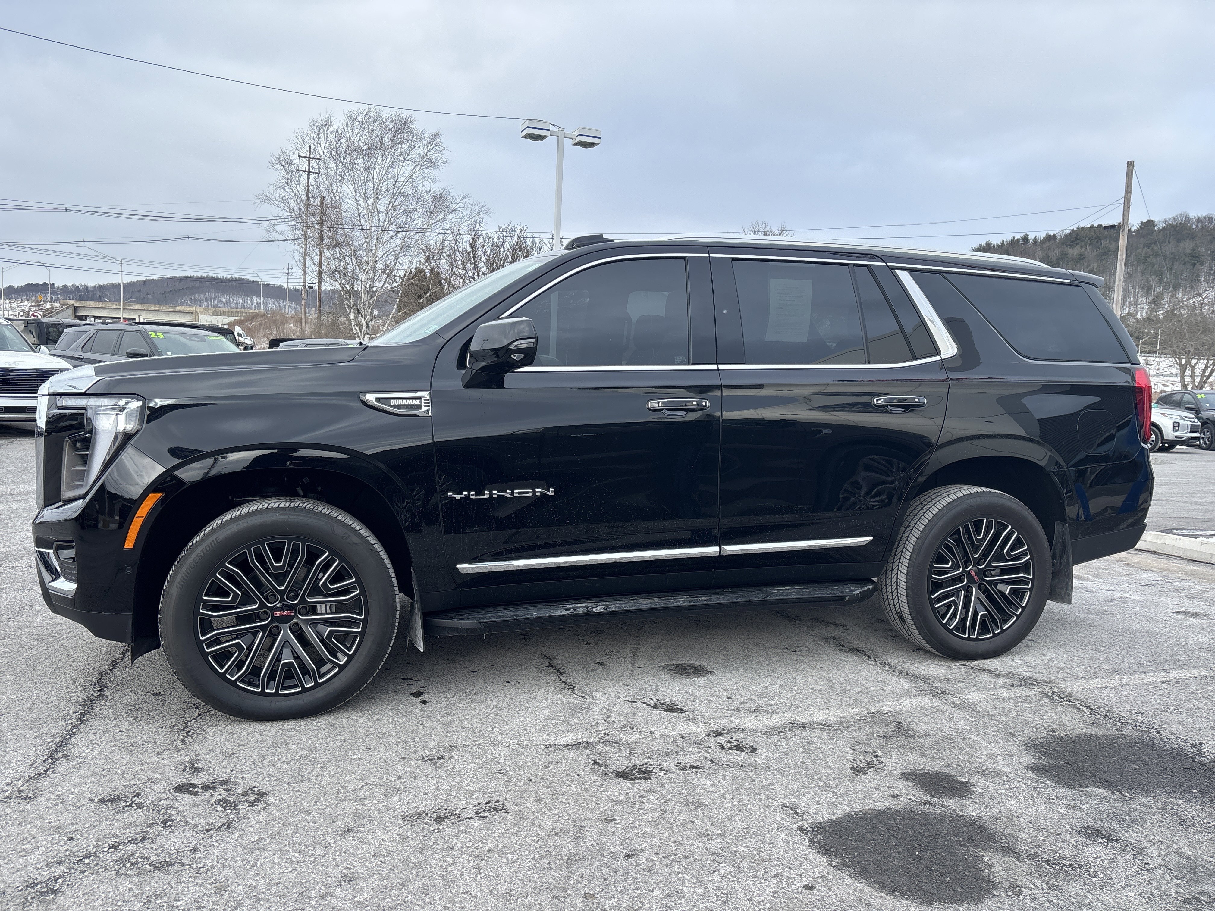 Used 2025 GMC Yukon Elevation w/ Elevation Premium Package image 7